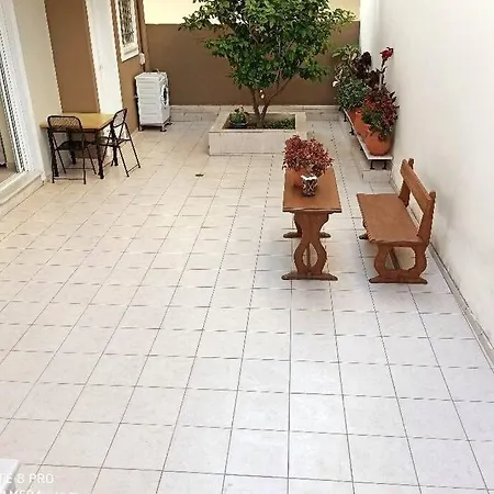 Apartment Jilda S With Private Garden!