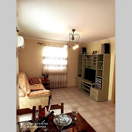 Apartment Jilda S With Private Garden!