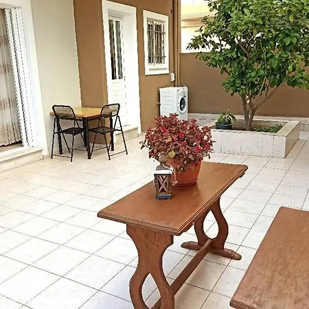 Jilda S With Private Garden!