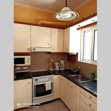 Jilda S With Private Garden! Διαμέρισμα *